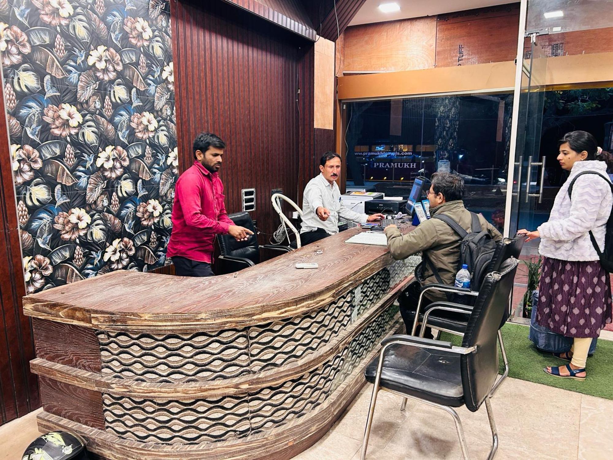 Hotel O Rajdhani Group Of Hotels مَسّور المظهر الخارجي الصورة