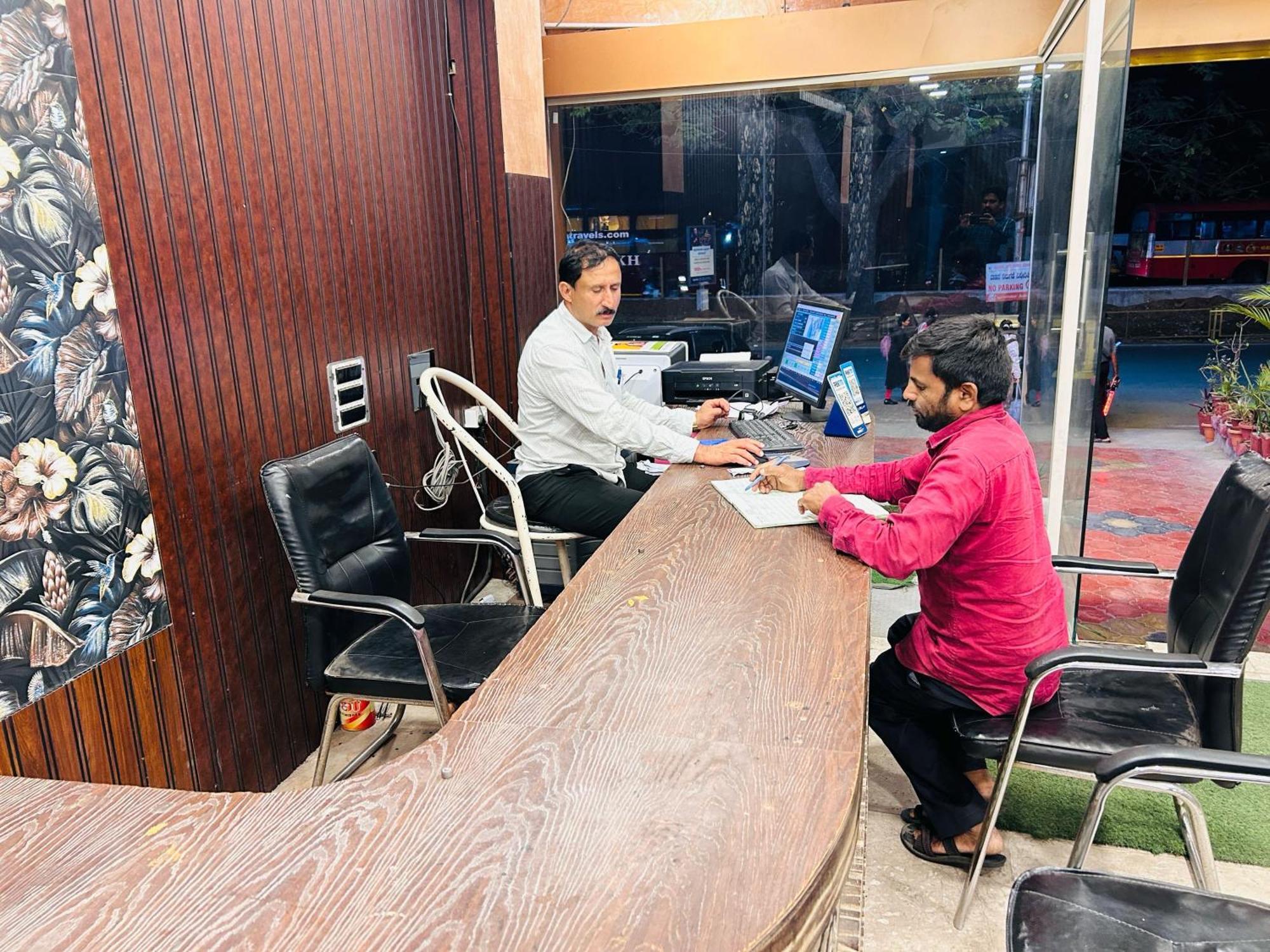Hotel O Rajdhani Group Of Hotels مَسّور المظهر الخارجي الصورة